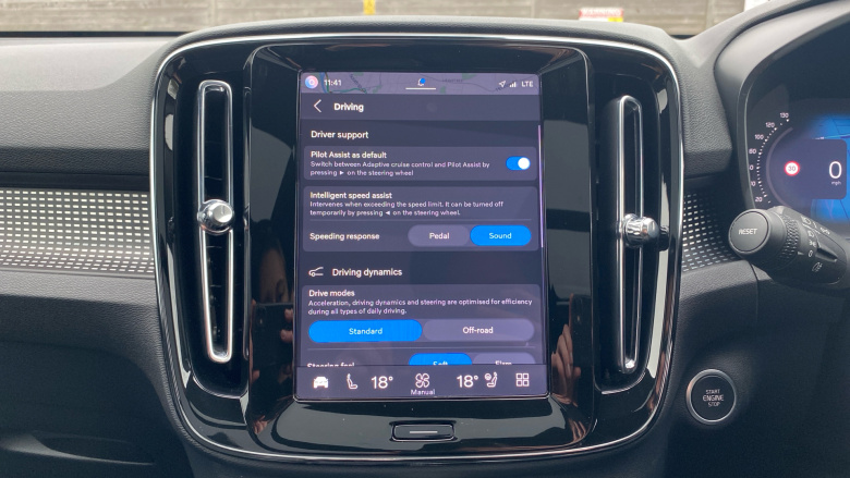 Volvo XC40 2.0 B3P Ultimate Dark 5dr Auto Petrol Estate